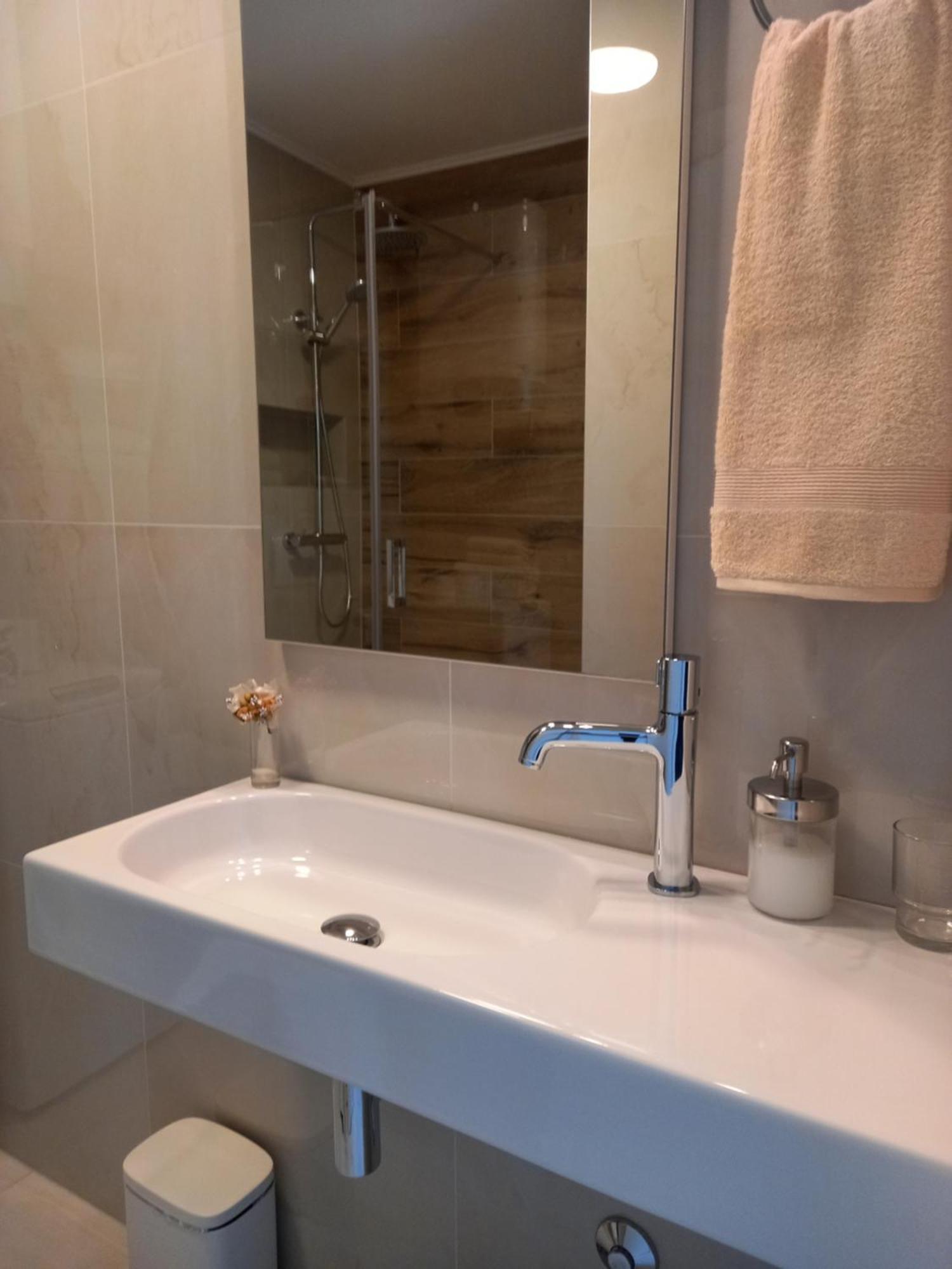 Bruno Split Centre Apartment And Room Room photo