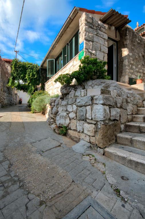 Bruno Split Centre Apartment And Room Exterior photo