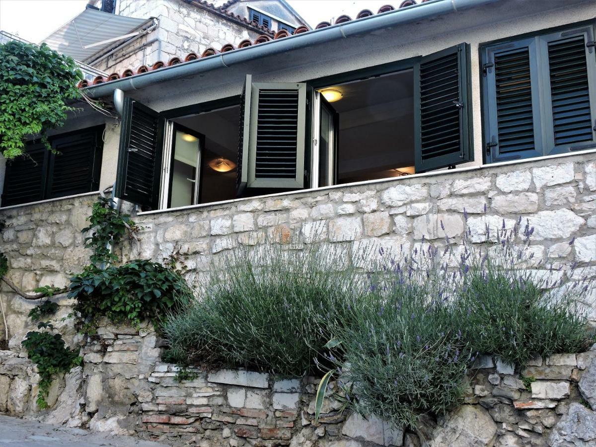 Bruno Split Centre Apartment And Room Exterior photo